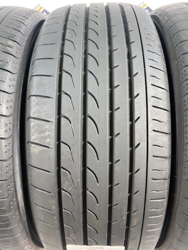 215 45 17 YOKOHAMA BLUEEARTH RV02