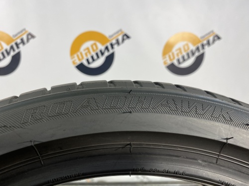 235 40 18 FIRESTONE ROADHAWK