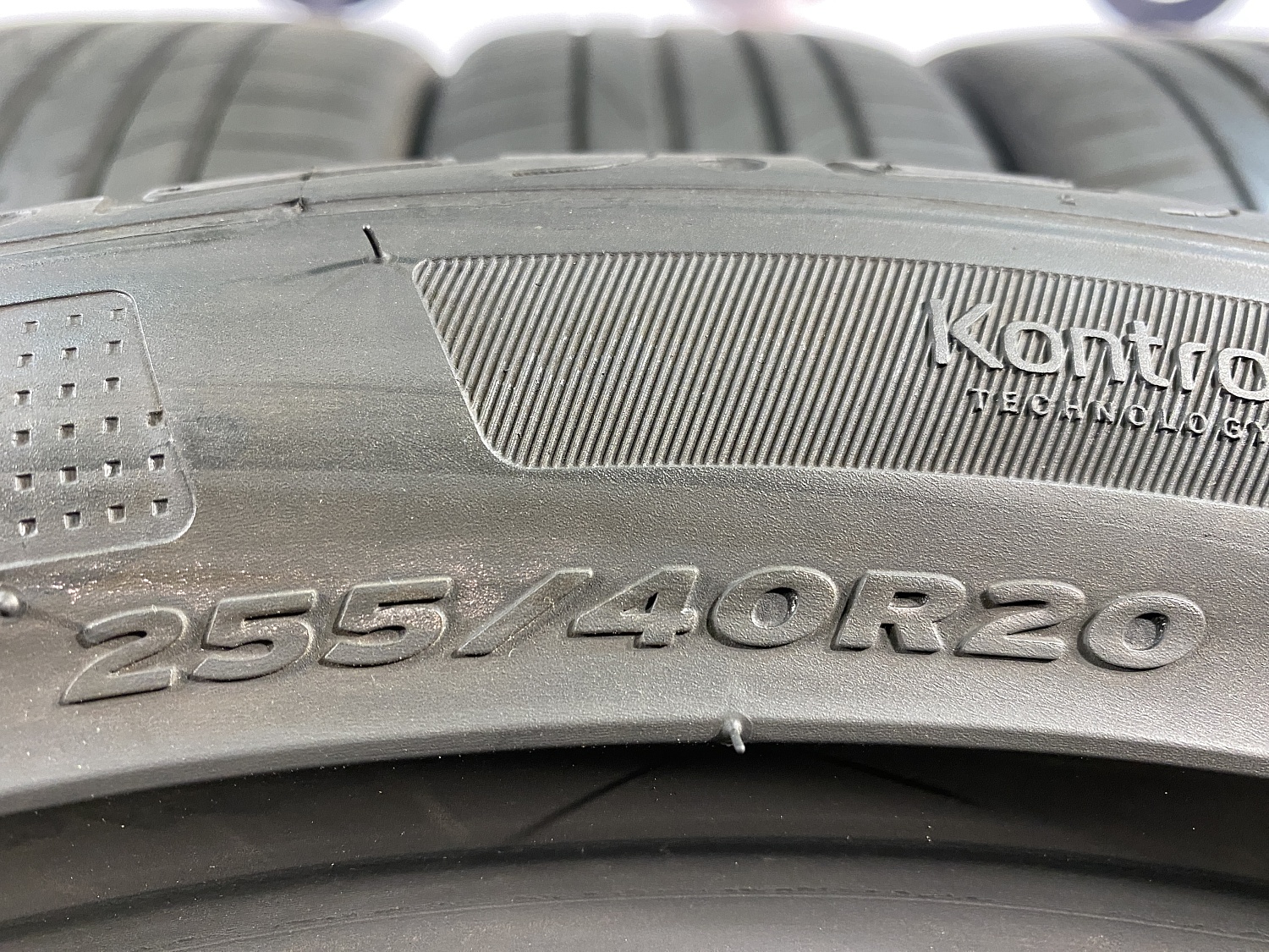 255 40 20 HANKOOK VENTUS S1 EVO 2 SUV K117A