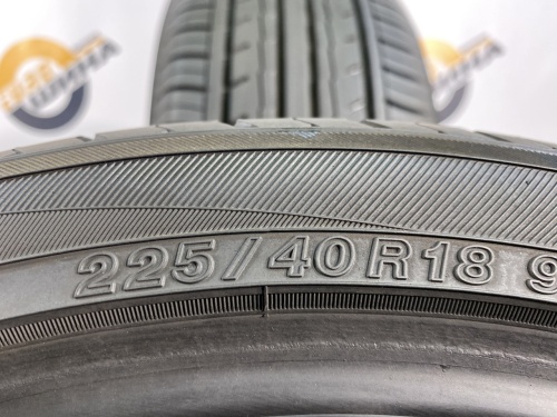 225 40 18 YOKOHAMA BLUEARTH ES32