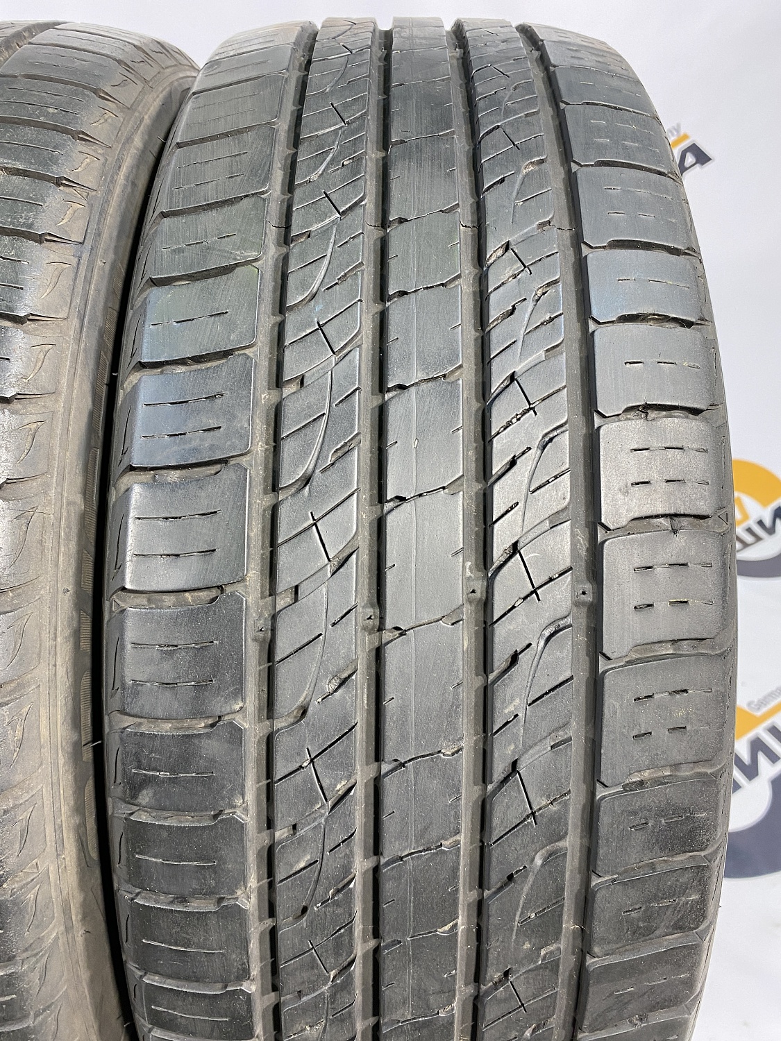 225 55 19 KUMHO CRUGEN PREMIUM KL33