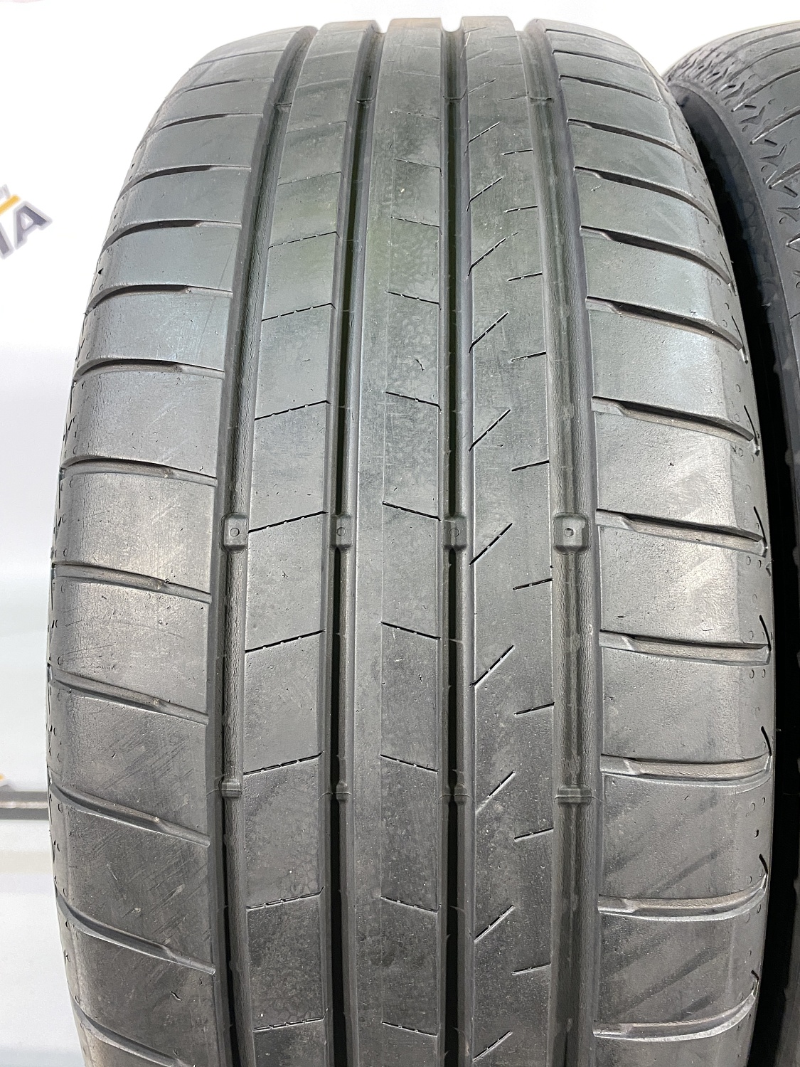 235 55 18 BRIDGESTONE ALENZA 001