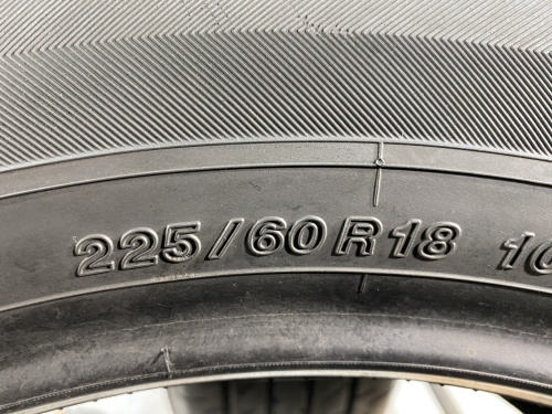225 60 18 YOKOHAMA BLUEARTH E51A