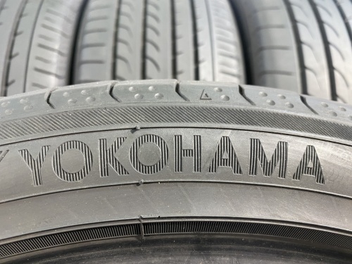 215 45 17 YOKOHAMA BLUEEARTH RV02