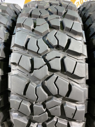 255 75 17 BFGOODRICH MUD-TERRAIN T/A KM2