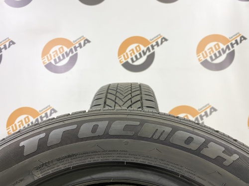 225 55 17 TRACMAX X-PRIVILO AS01
