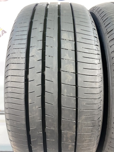 235 50 18 DUNLOP VEURO VE304