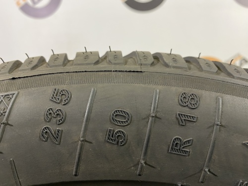 235 50 18 KLEBER KRISALP HP3