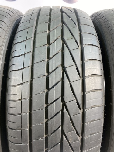 235 55 19 GOODYEAR EXCELLENCE