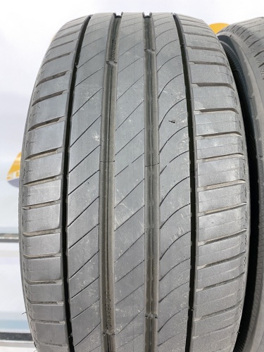 235 45 18 KLEBER DYNAXER UHP