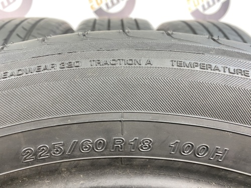 225 60 18 YOKOHAMA BLUEARTH E51B
