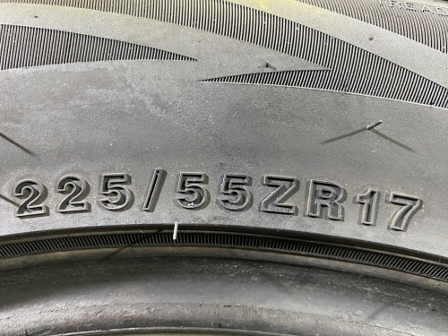 225 55 17 TRACMAX X-PRIVILO AS01