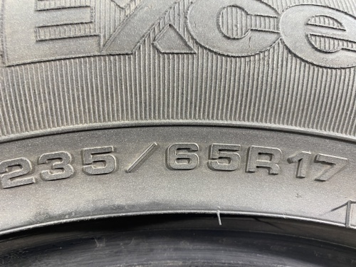 235 65 17 GOODYEAR EXCELLENCE