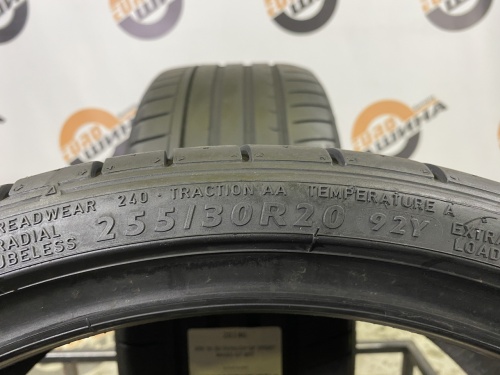 255 30 20 DUNLOP SP SPORT MAXX GT RFT