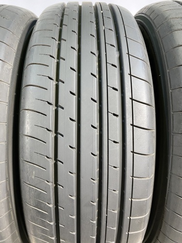 225 65 17 YOKOHAMA BLUEARTH-XT AE61