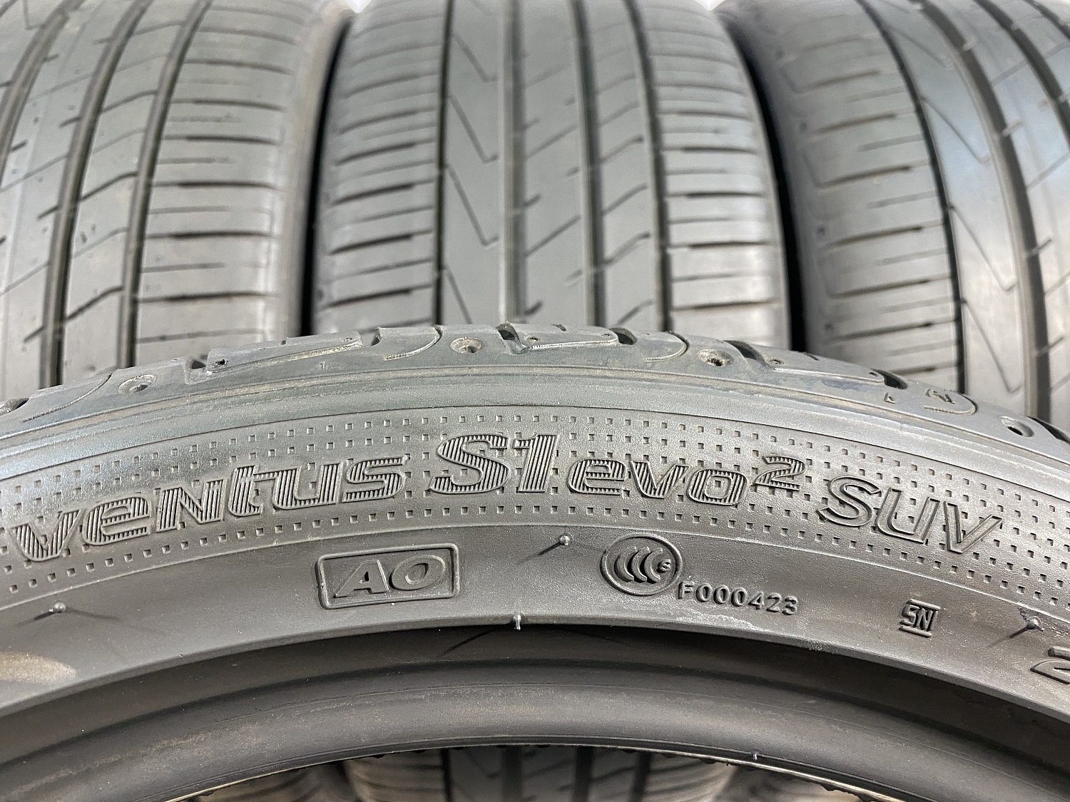 255 40 20 HANKOOK VENTUS S1 EVO 2 SUV K117A