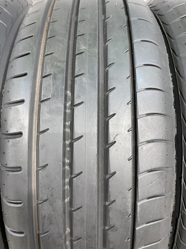 225 60 18 YOKOHAMA ADVAN SPORT V105