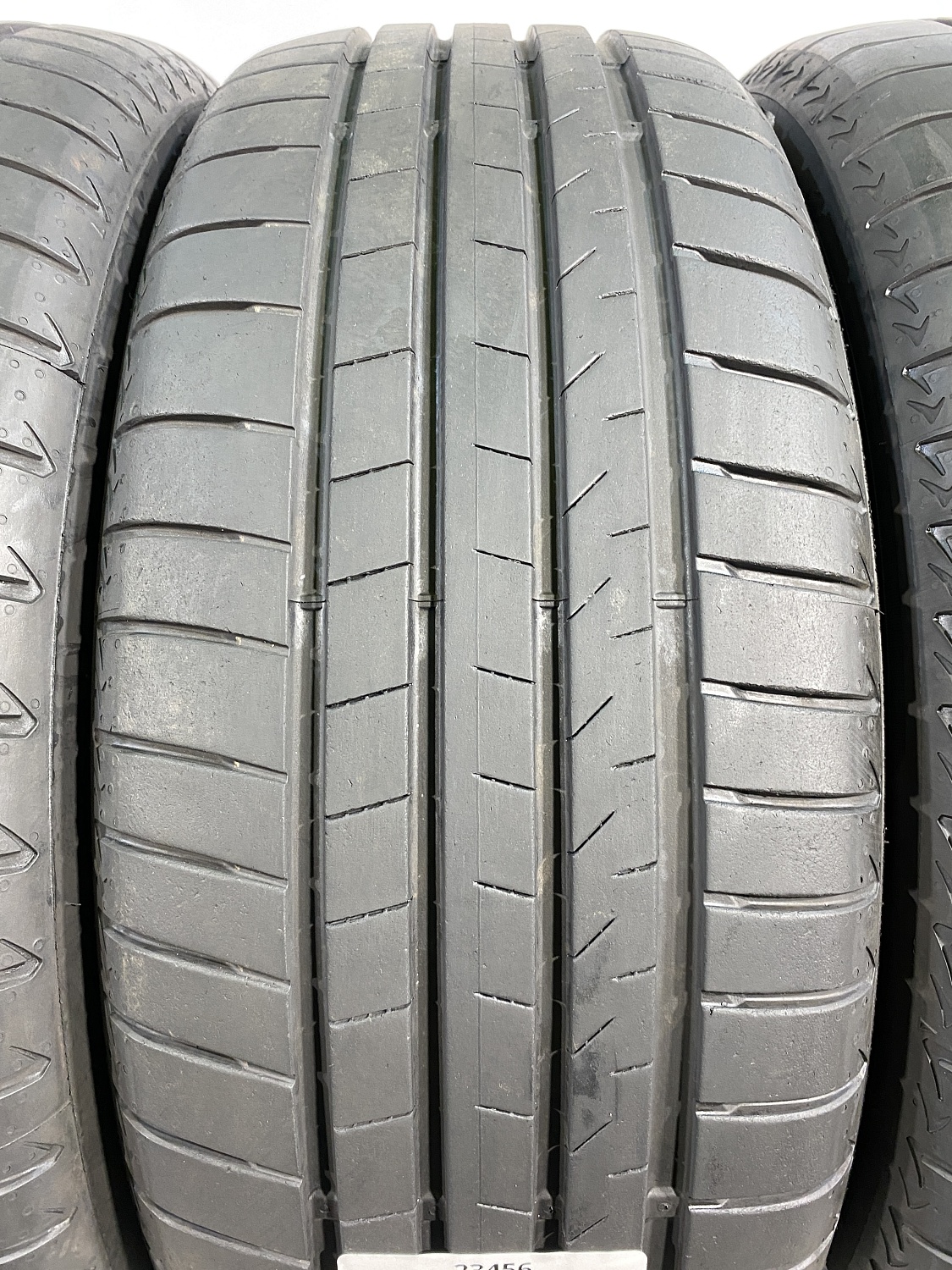 235 55 18 BRIDGESTONE ALENZA 001