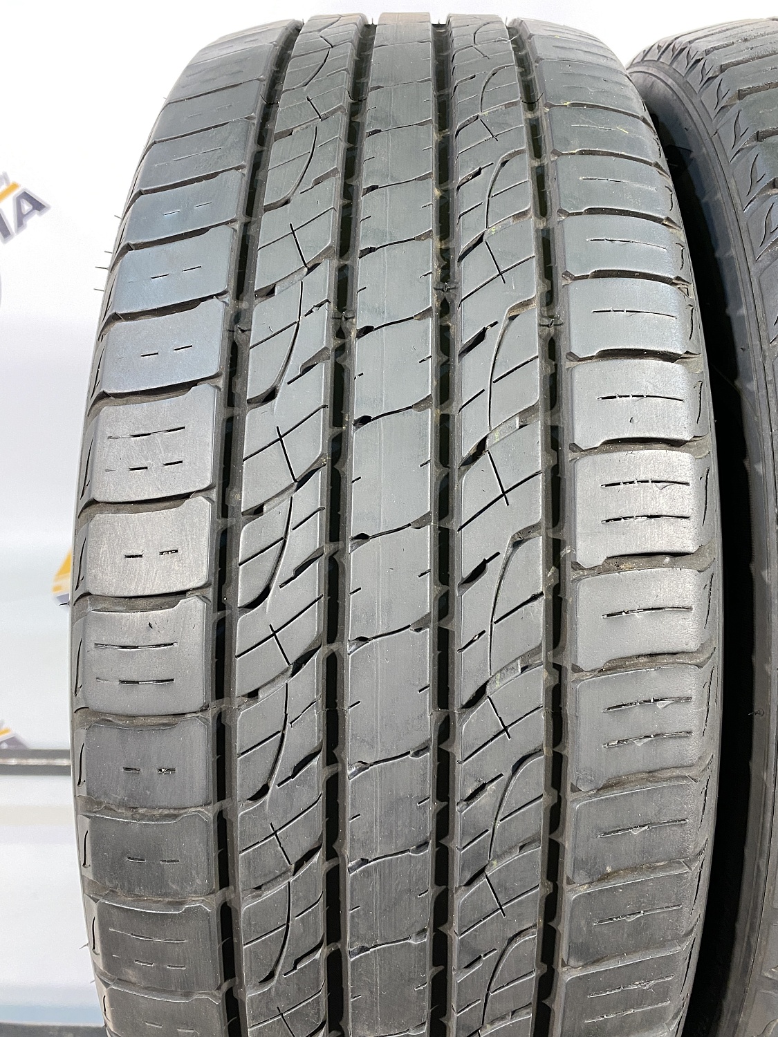 225 55 19 KUMHO CRUGEN PREMIUM KL33