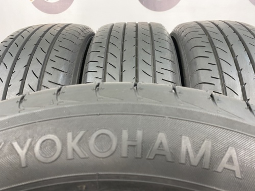 225 60 18 YOKOHAMA BLUEARTH E51B