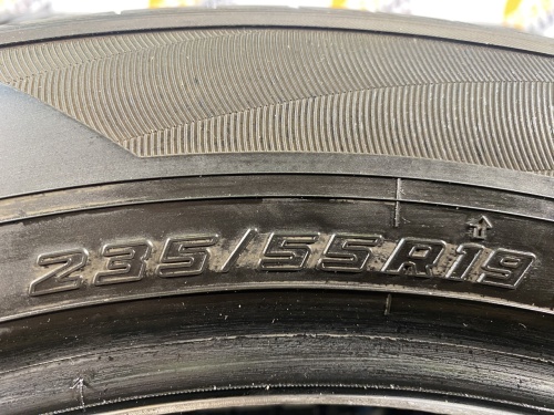 235 55 19 YOKOHAMA AVID GT
