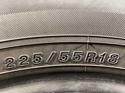 225 55 18 YOKOHAMA BLUEARTH E70