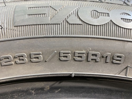235 55 19 GOODYEAR EXCELLENCE