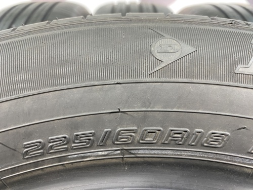 225 60 18 DUNLOP GRANDTREK PT30