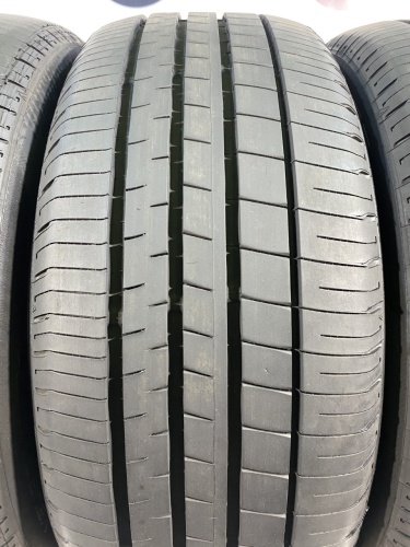 235 50 18 DUNLOP VEURO VE304