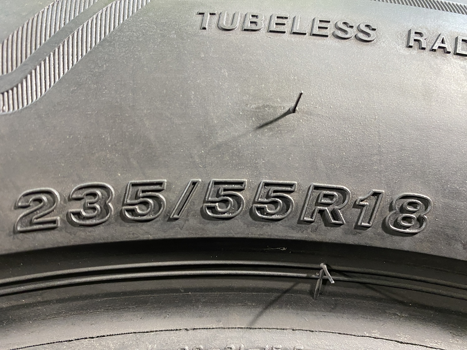 235 55 18 BRIDGESTONE ALENZA 001