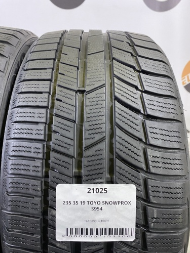 235 35 19 TOYO SNOWPROX S954