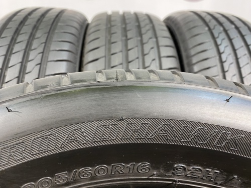 205 60 16 FIRESTONE ROADHAWK
