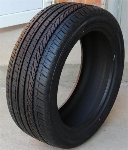 HEADWAY HU901 235/40 R18 95W