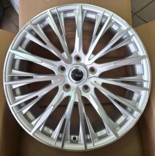 Lizardo XH304 7x17 4*100 Et:40 Dia:60,1 SMF